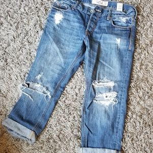 Hollister boyfriend jean capris